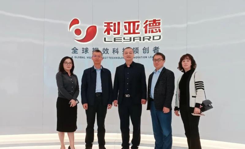 一博科技董事长汤昌茂一行赴星空官网南方总部参观考察